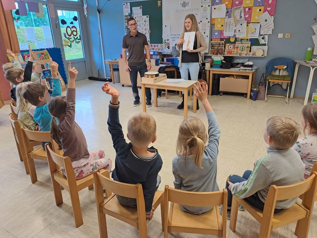 Glasbeni obisk v vrtcih Dobrova in Brezje