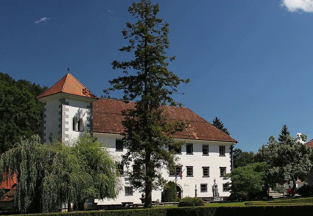Polhograjska graščina