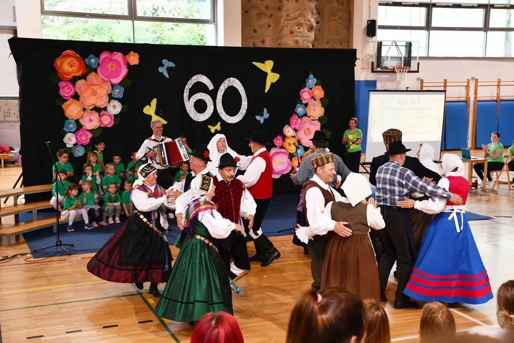 Visok jubilej vrtca v Polhovem Gradcu in 13. Tek družin